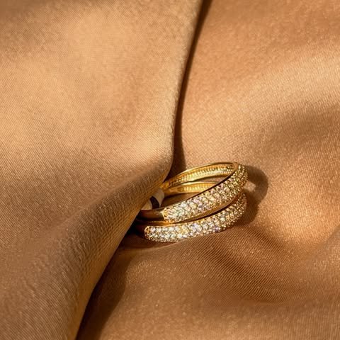 Anel duplo cravejado em ouro 18k